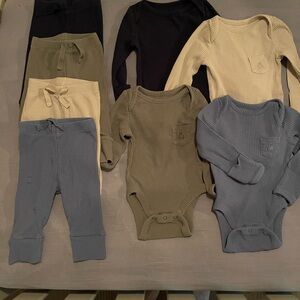 Baby Gap 4 ribbed outfits (onsie + pants) 0-3 months